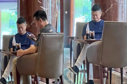 马云低调现身澳大利亚 相见43年前的儿时好友