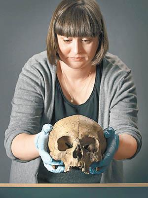考古学家声称发现疑似中国人的骸骨。