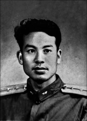 廉保生当时从军的模样