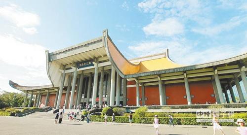 大陆十一黄金周到来，台北“国父纪念馆”的大陆游客不如预期的多。 台湾《旺报》图