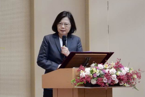 台当局领导人蔡英文10月1日上午在一场学术活动致词中，再度宣称，“台湾会面对中国大陆的重大压力”(图片来源：台湾《中时电子报》)