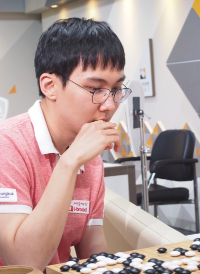 朴廷桓第18轮不出场，所以第16轮是他的韩联赛常规赛最后一场比赛。这一赛季他取得了8胜2负的成绩。他首轮输给申真谞后，因国际赛事缺席五轮比赛，后以七战全胜基本把tbroad队送进了季后赛。