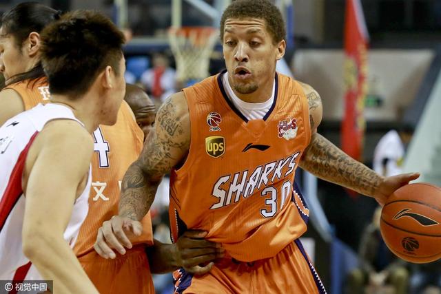前NBA榜眼回忆征战CBA：在中国打球并不轻松