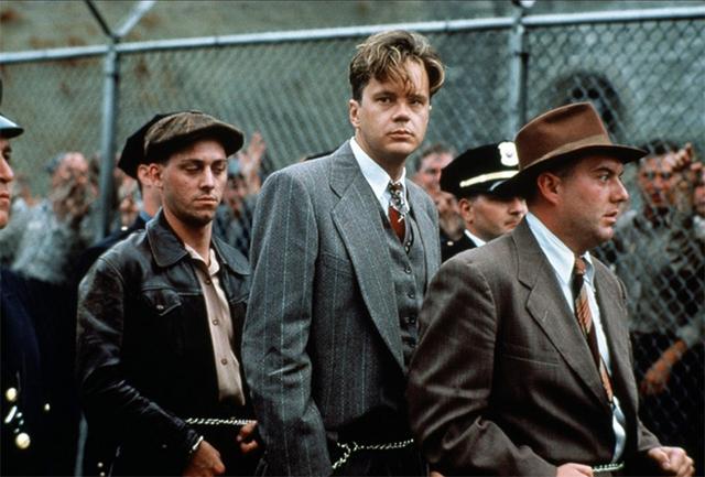 《肖申克的救赎》：一本被挖空的《圣经》