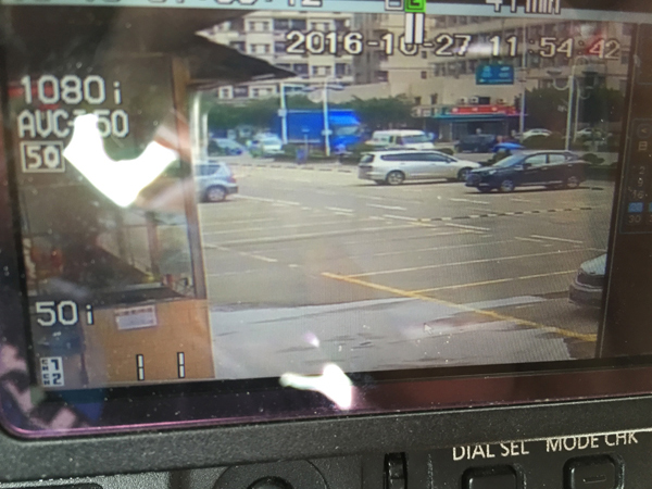 东莞男子追砸运钞车被击毙 其父:儿子脾气很好