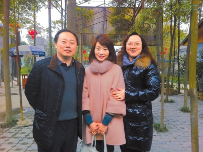 余旭父母赶到天津：执意睡在女儿床上 一夜未眠