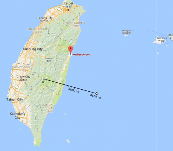空军发布疑似轰-6K与台湾中央山脉高峰合影