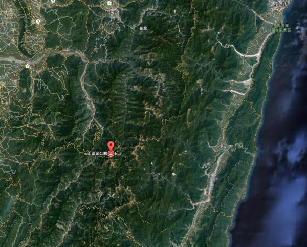 空军发布疑似轰-6K与台湾中央山脉高峰合影