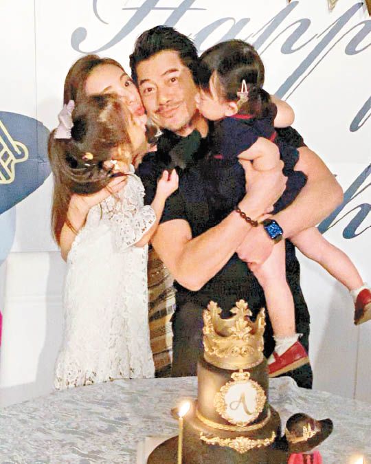 天王郭富城生日晒冷！3美献吻享齐人福